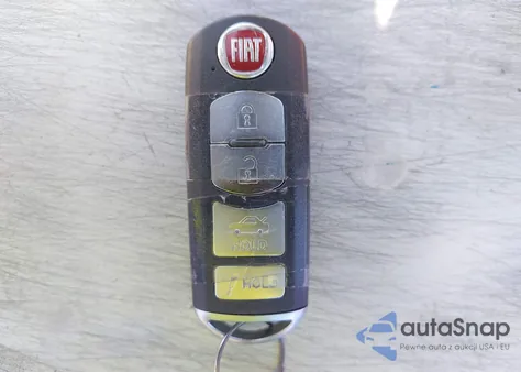 2017 Fiat 124 Spider Elaborazione Abarth z USA, uszkodzony, nr VIN JC1NFAEK0H0106929